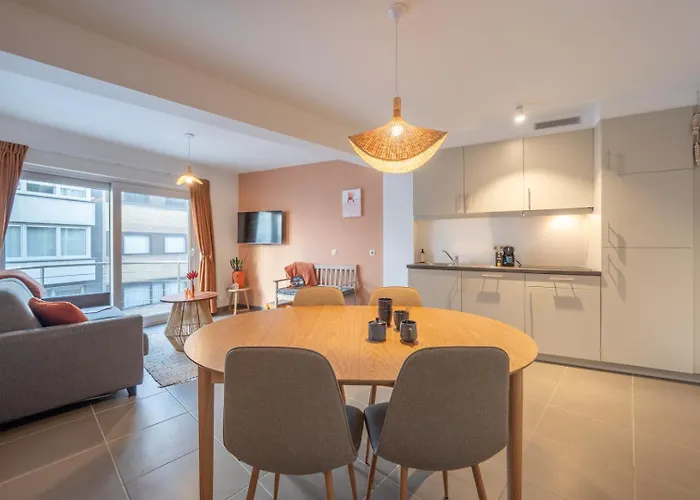 Bright, Calm & Stylish With Balcony Appartement *