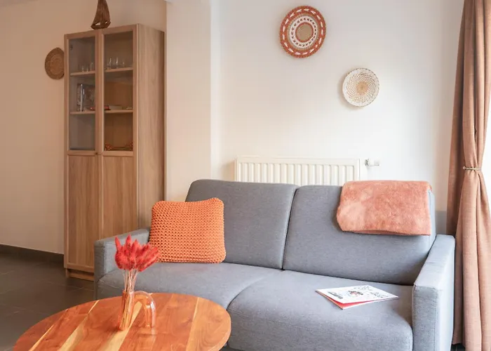 Bright, Calm & Stylish With Balcony Ostenda