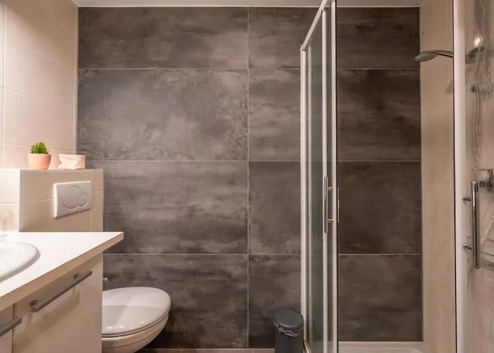 Bright, Calm & Stylish With Balcony Ostend